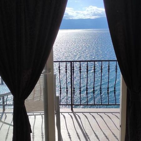 Villa Eros Apartments 2 Struga Bagian luar foto