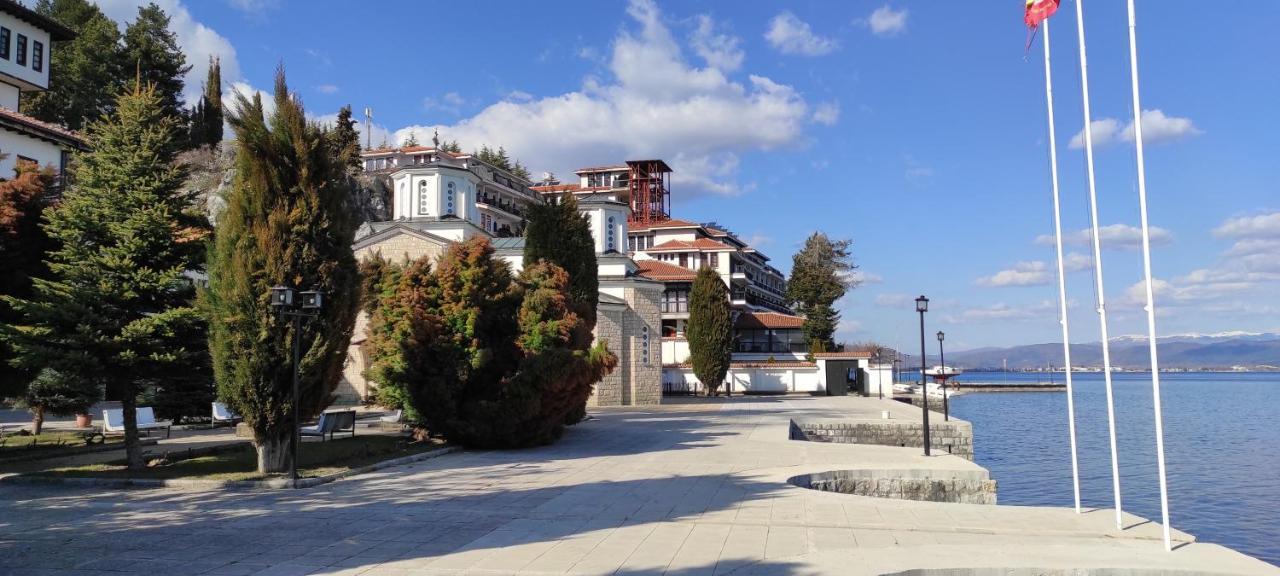 Villa Eros Apartments 2 Struga Bagian luar foto