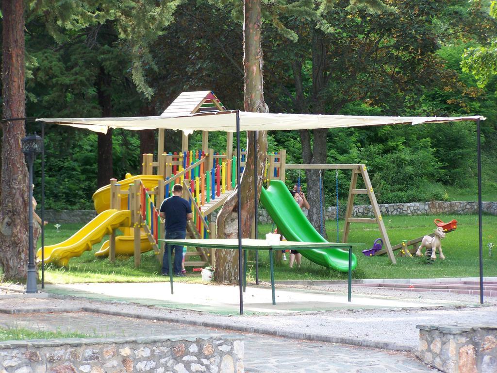 Villa Eros Apartments 2 Struga Bagian luar foto