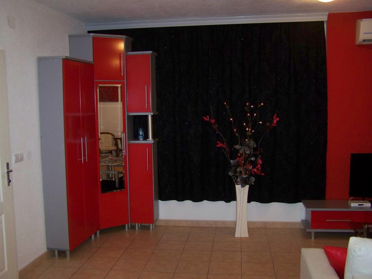 Villa Eros Apartments 2 Struga Bagian luar foto