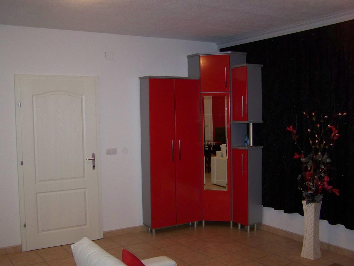Villa Eros Apartments 2 Struga Bagian luar foto