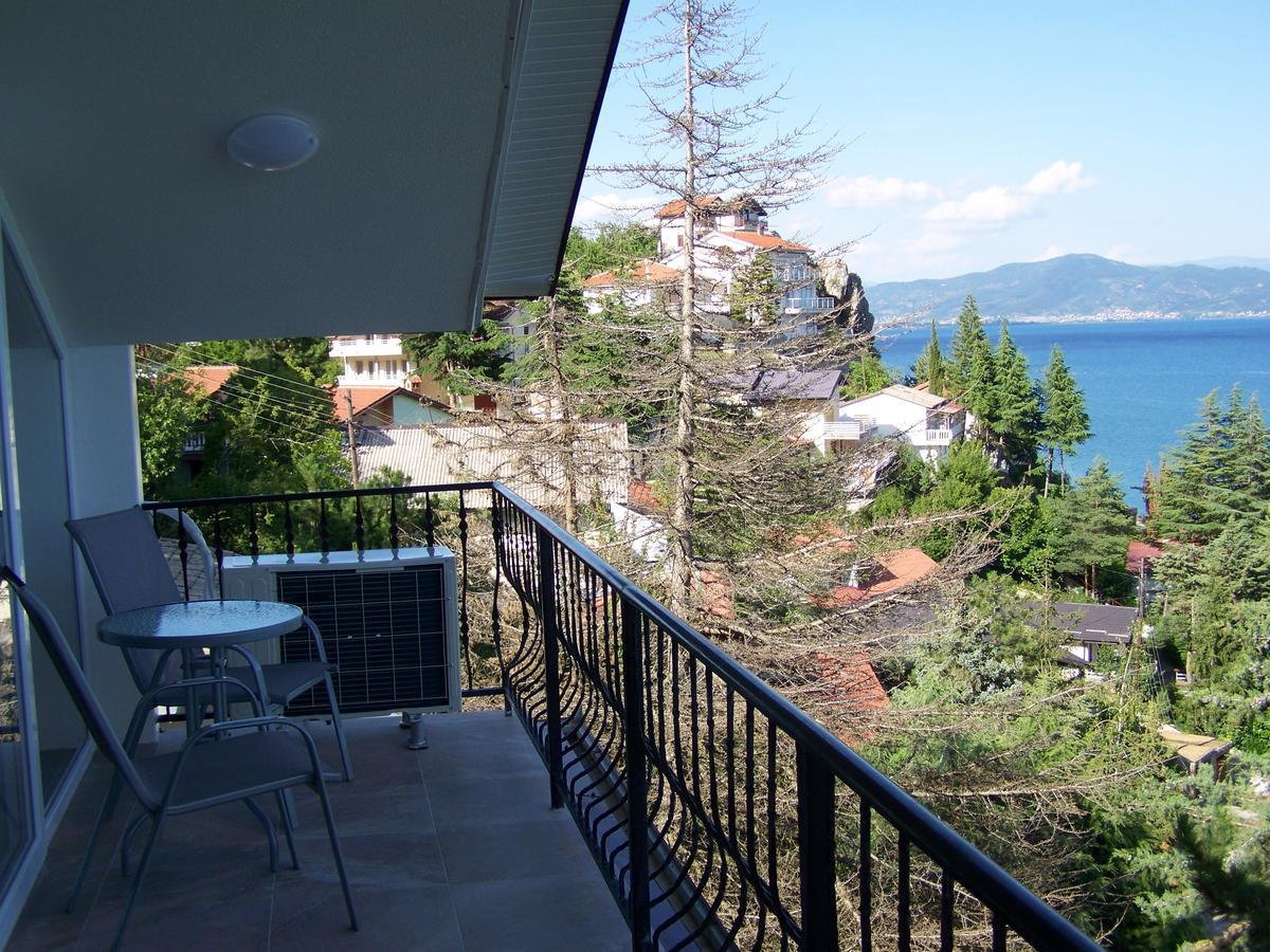 Villa Eros Apartments 2 Struga Bagian luar foto